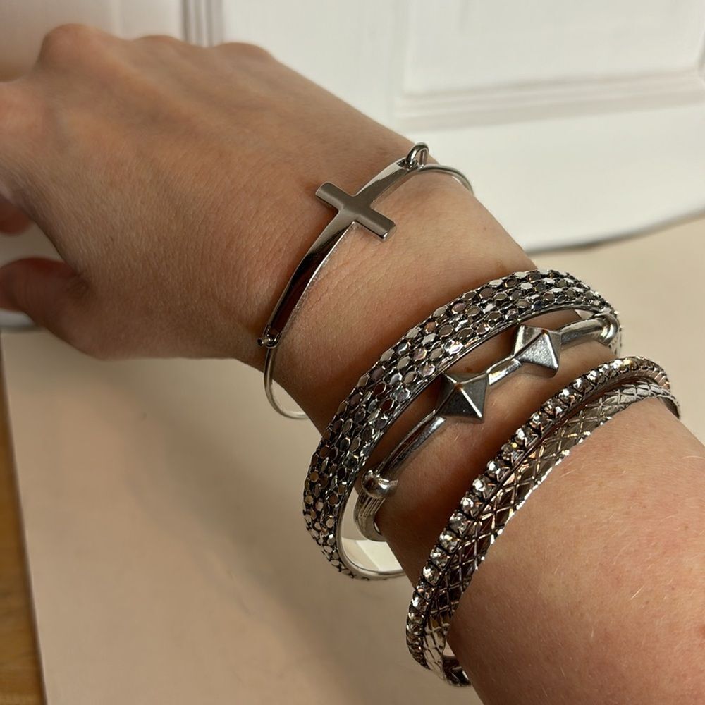 Silver Tone Stack Of Assorted Bangle Bracelets Rh… - image 1